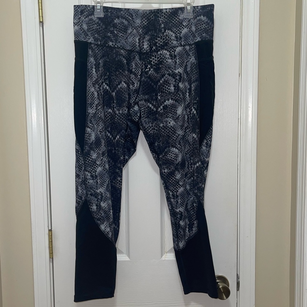 Champion Snake Print Athletic Legging 🐍